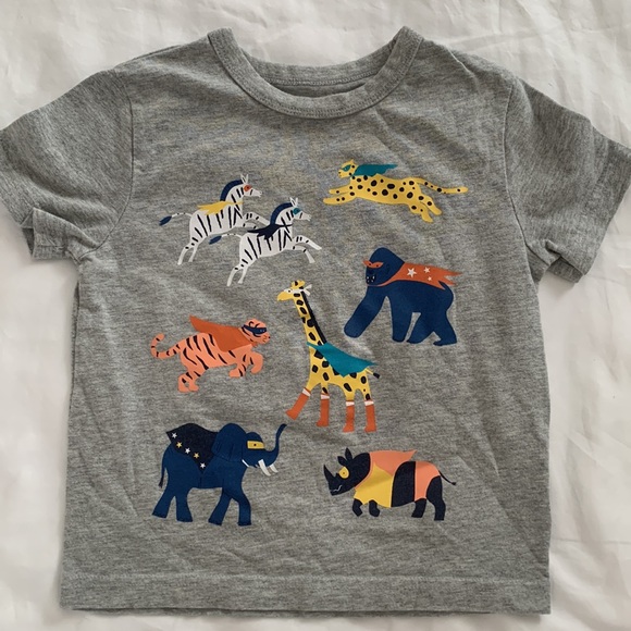 GAP bundle - Size 2 YR - 4 Shirts + 3 Shorts - Picture 7 of 15